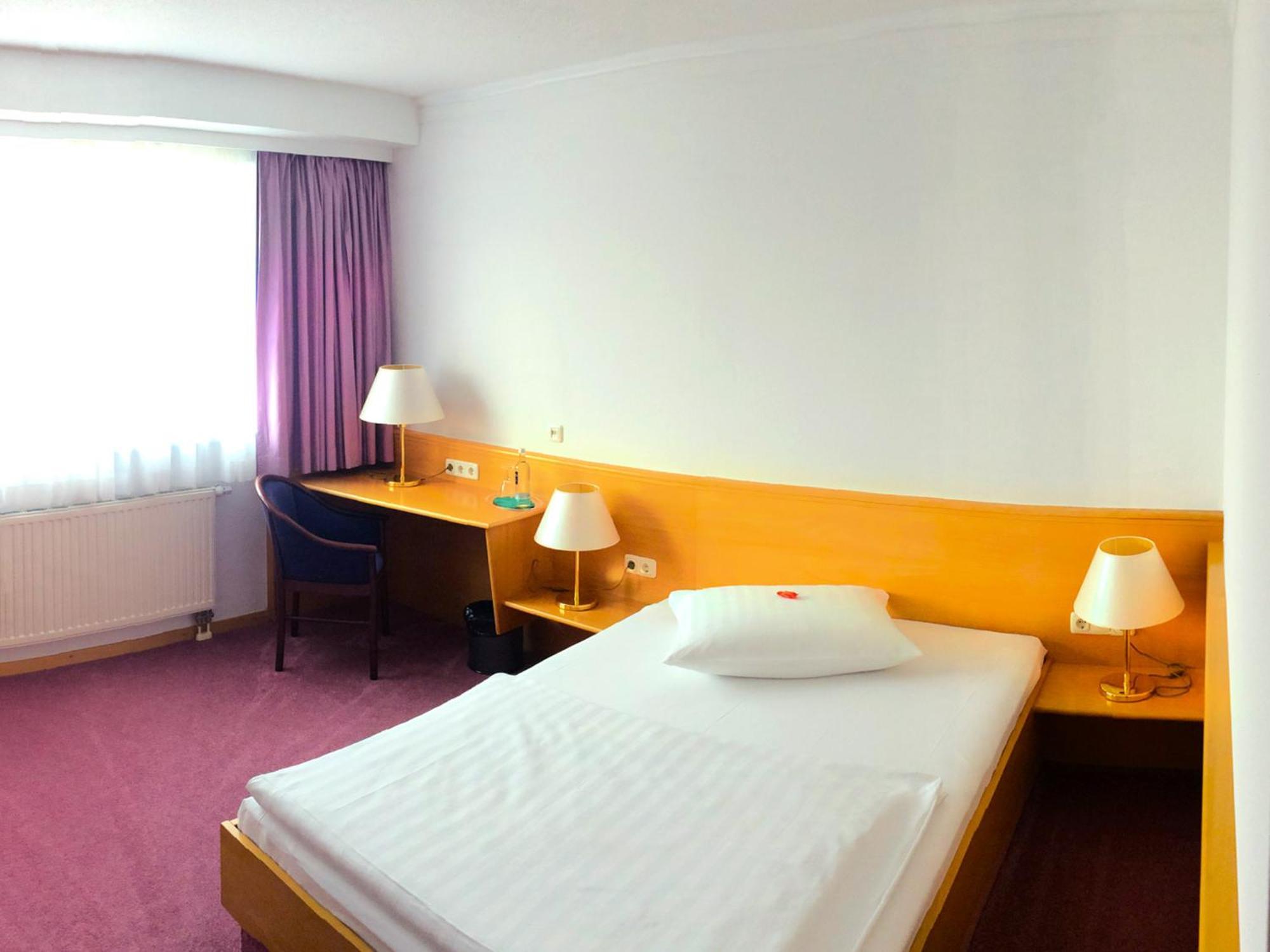 Hotel Bavaria Brehna Εξωτερικό φωτογραφία