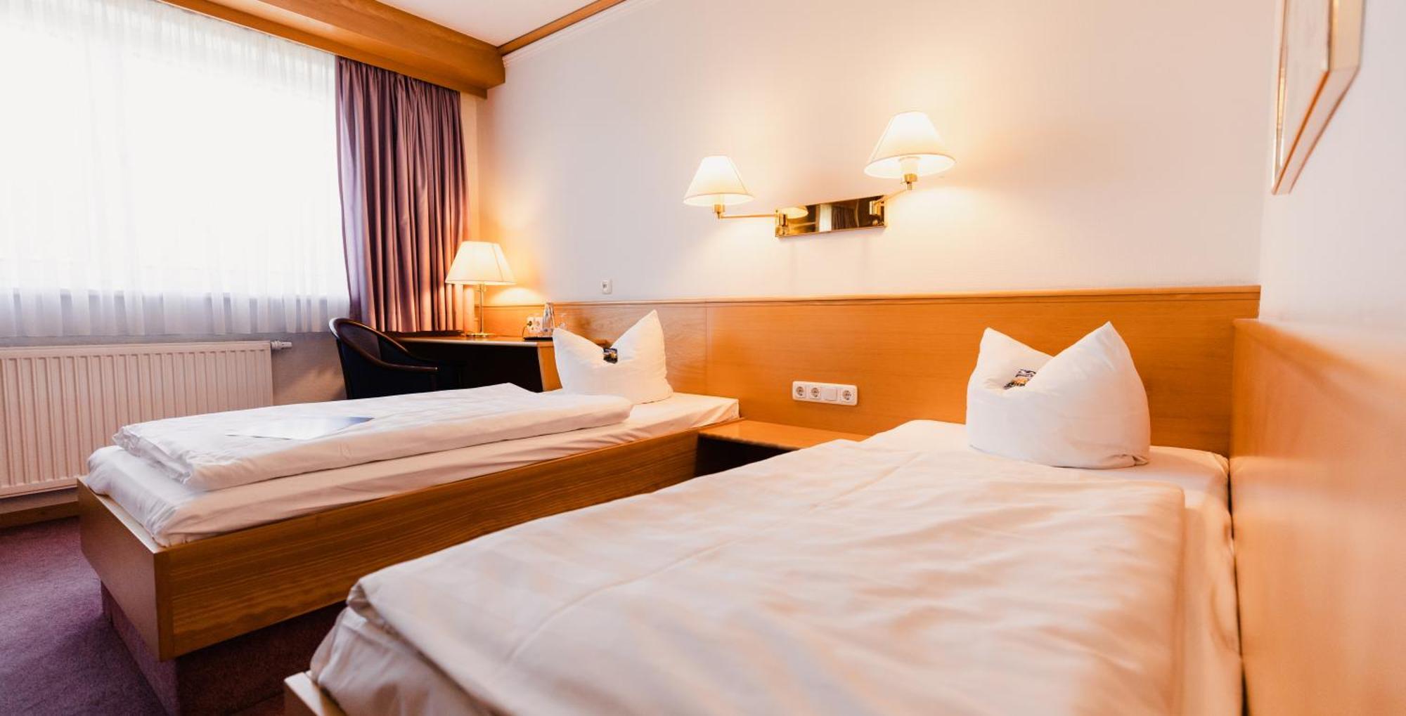 Hotel Bavaria Brehna Εξωτερικό φωτογραφία