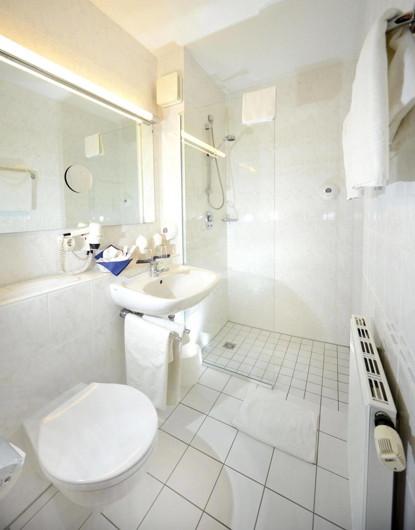 Hotel Bavaria Brehna Εξωτερικό φωτογραφία