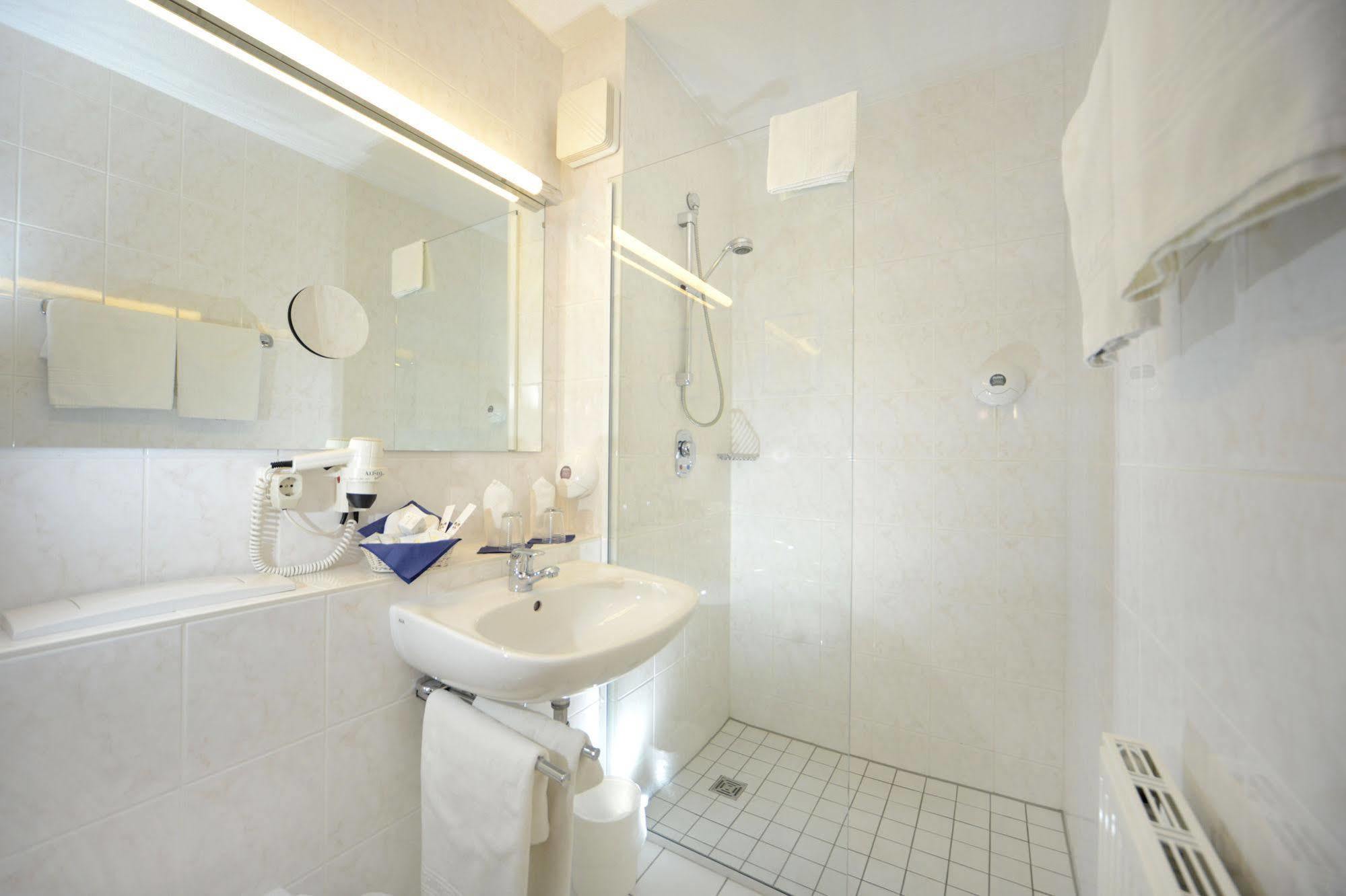 Hotel Bavaria Brehna Εξωτερικό φωτογραφία