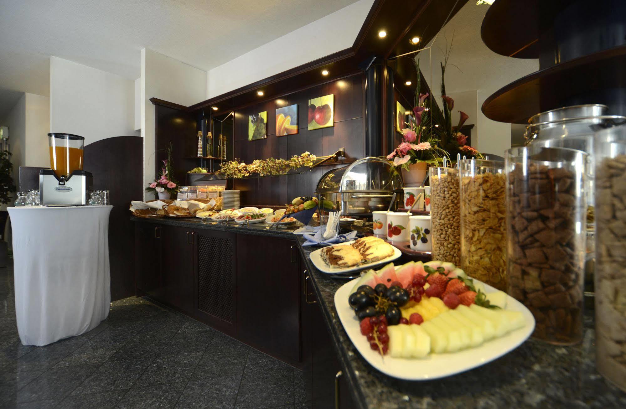 Hotel Bavaria Brehna Εξωτερικό φωτογραφία