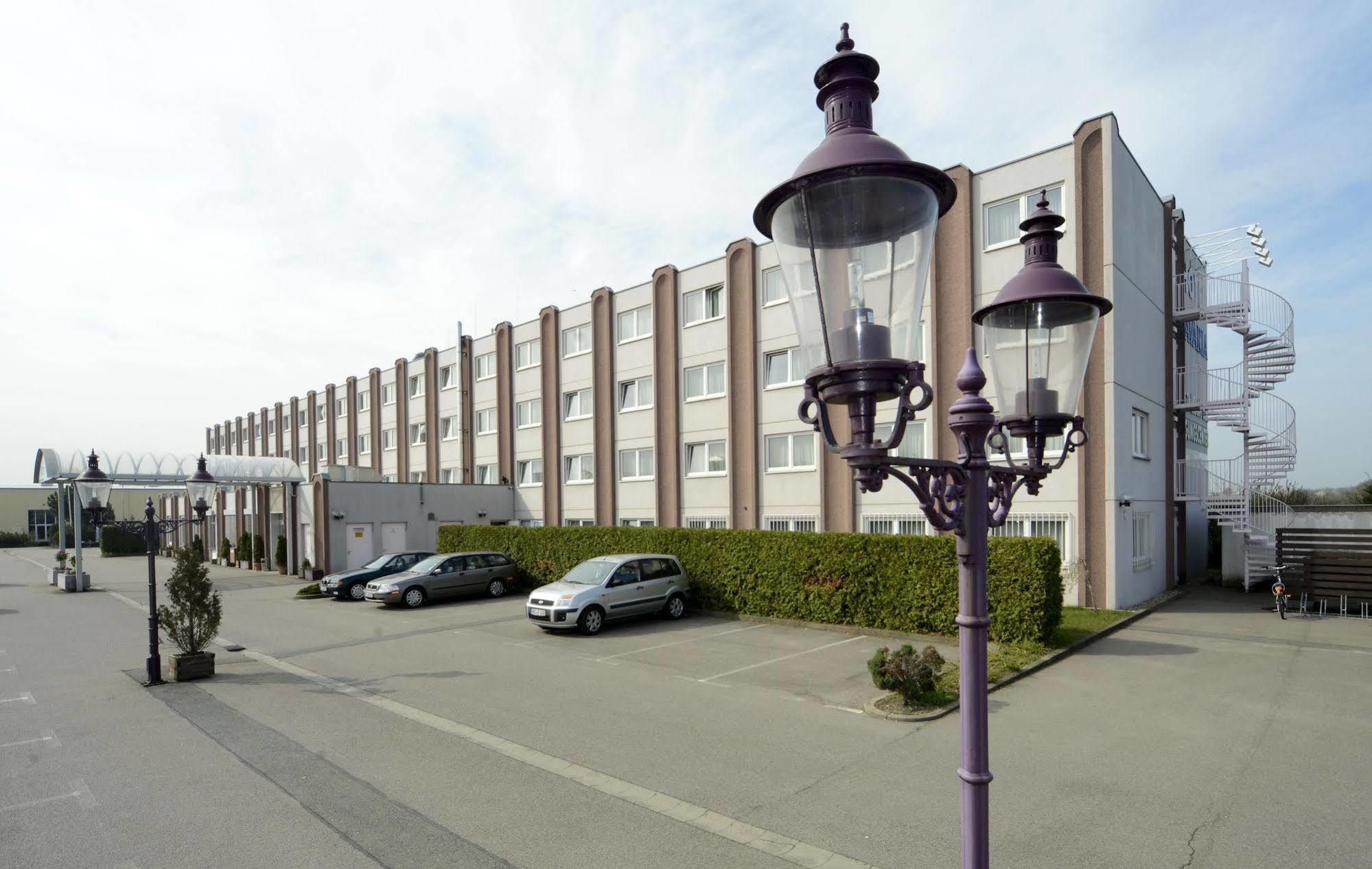Hotel Bavaria Brehna Εξωτερικό φωτογραφία